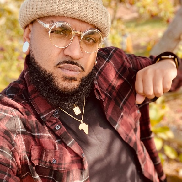 Meet your Posher, Preston - Picture 1 of 1